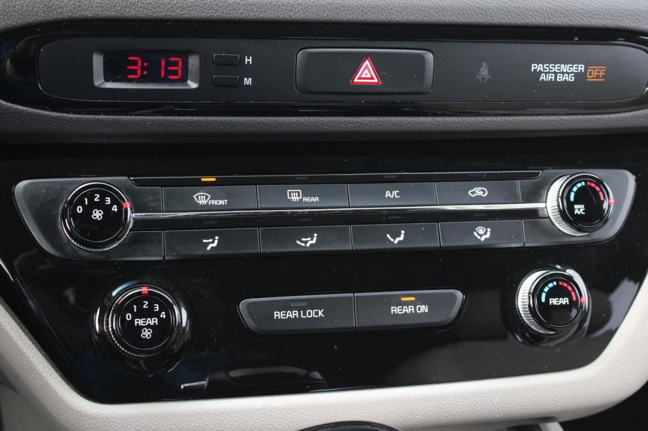 2016 Kia Sedona LX   No Accident   Safety Certified   8 Passenger Photo