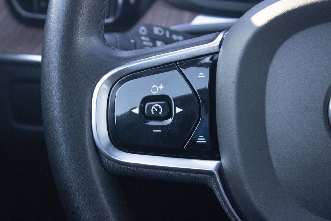 2023 Volvo XC60 B5 Plus Dark AWD   No Accident   Clean Carfax Photo