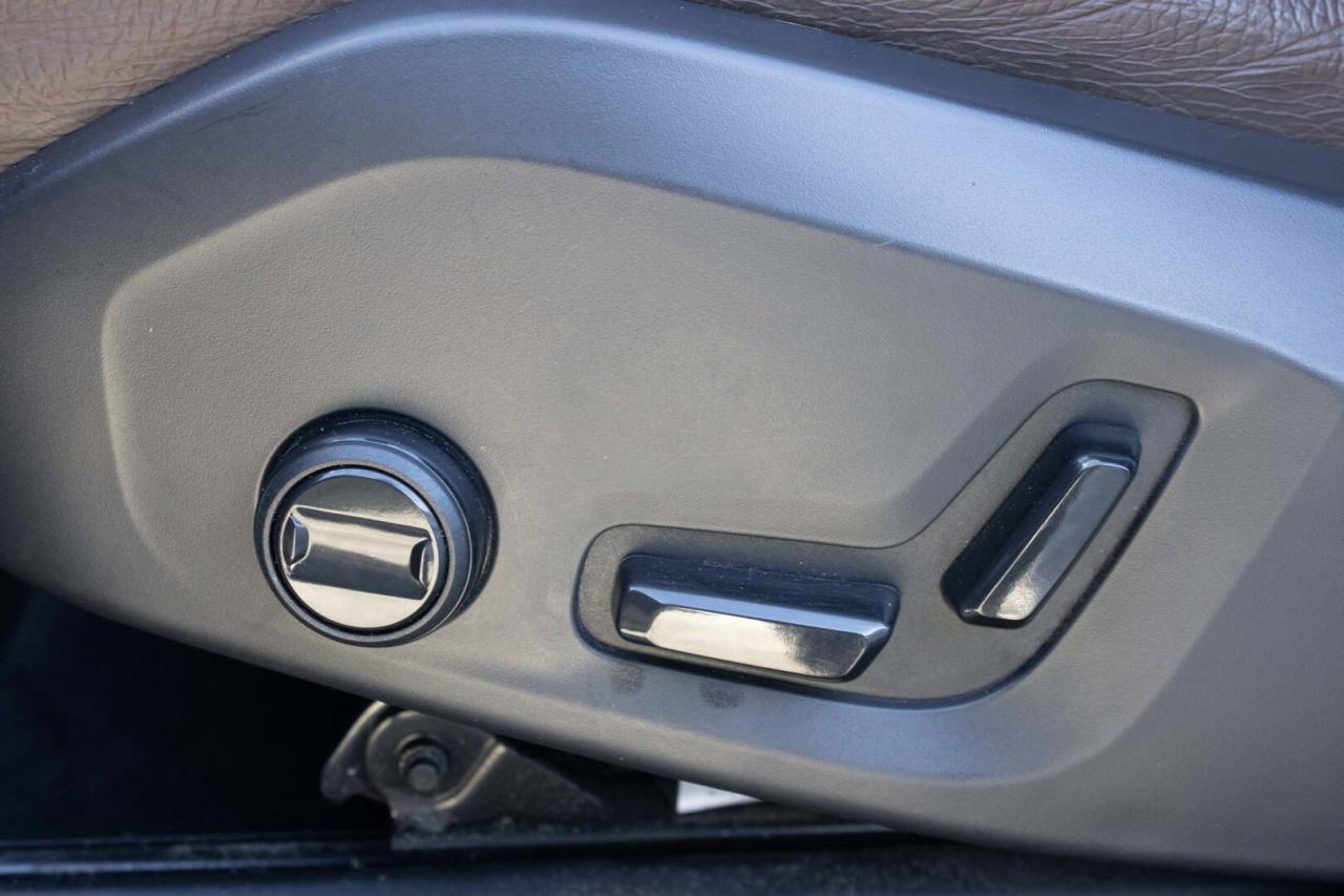 2023 Volvo XC60 B5 Plus Dark AWD   No Accident   Clean Carfax Photo