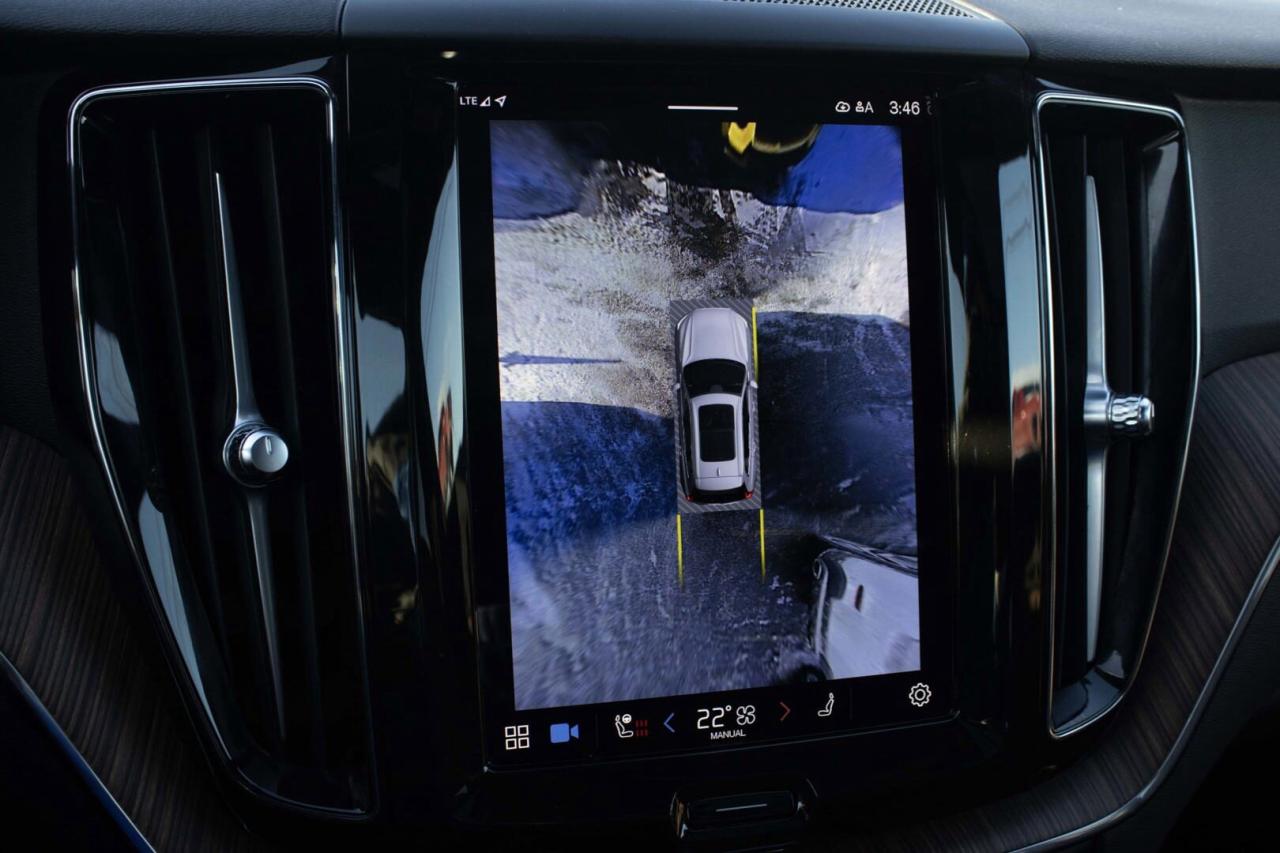 2023 Volvo XC60 B5 Plus Dark AWD   No Accident   Clean Carfax Photo