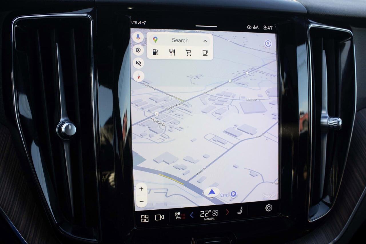 2023 Volvo XC60 B5 Plus Dark AWD   No Accident   Clean Carfax Photo