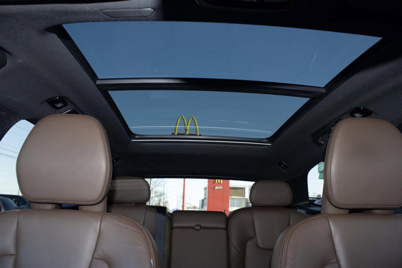 2023 Volvo XC60 B5 Plus Dark AWD   No Accident   Clean Carfax Photo