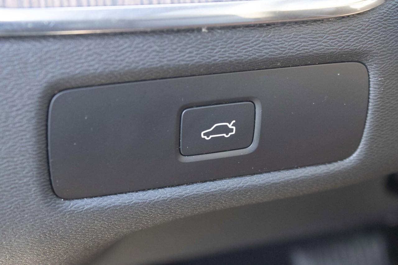 2023 Volvo XC60 B5 Plus Dark AWD   No Accident   Clean Carfax Photo