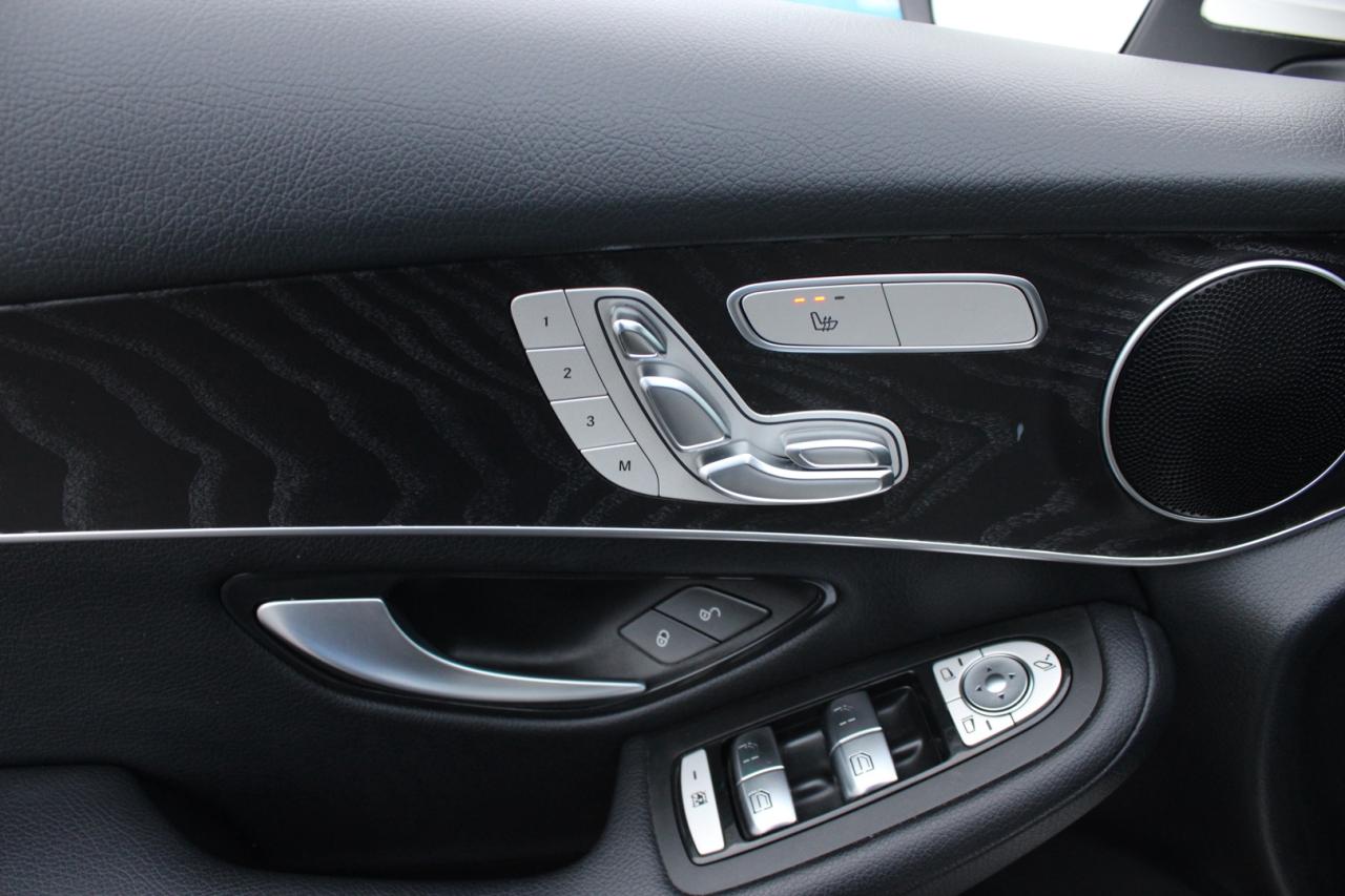 2019 Mercedes-Benz GLC-Class GLC300 4MATIC NO ACCIDENT CLEAN CARFAX Photo