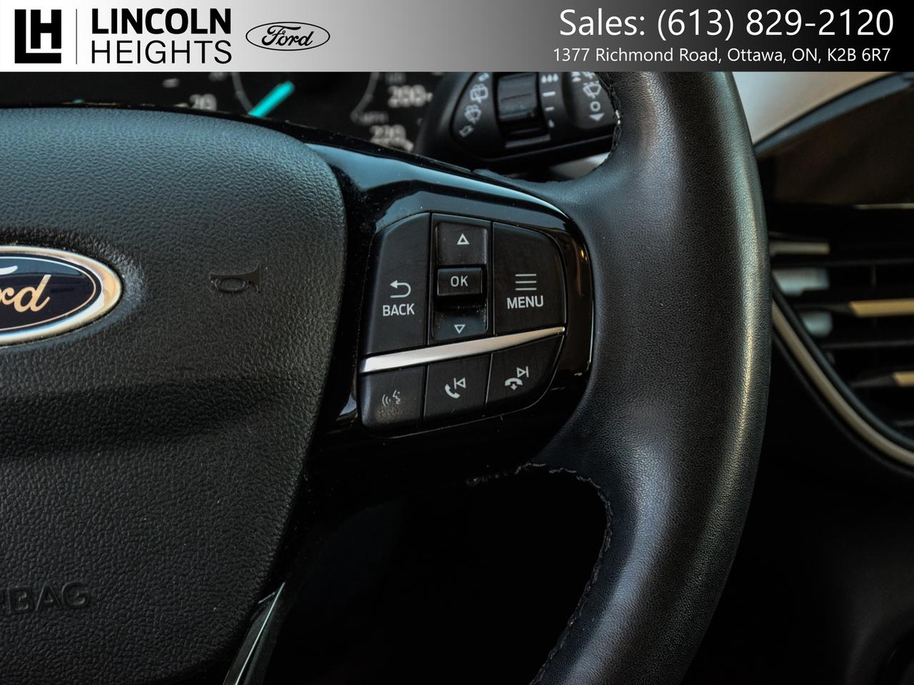 2022 Ford Escape SEL AWD Photo