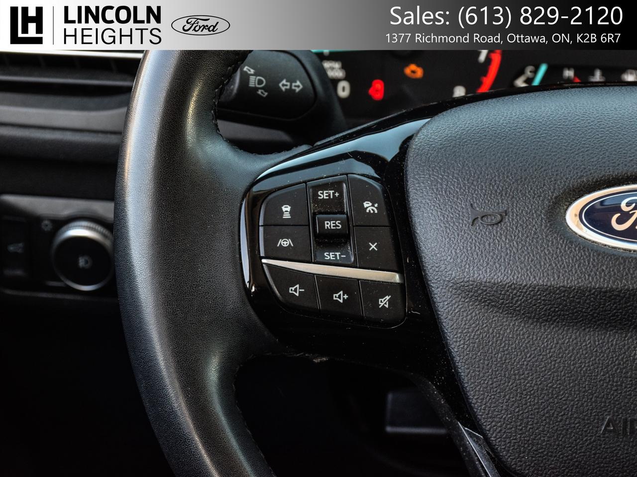 2022 Ford Escape SEL AWD Photo