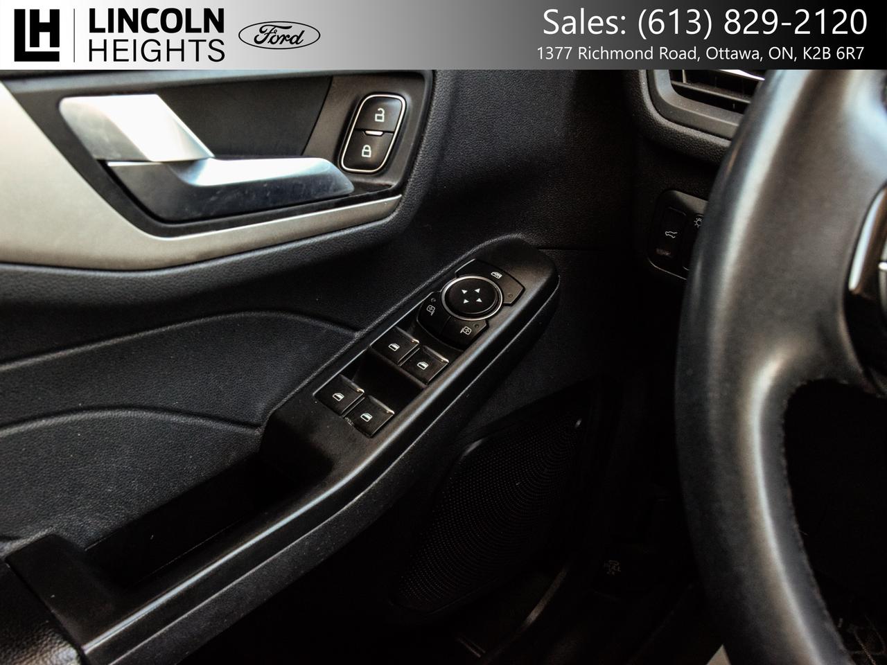 2022 Ford Escape SEL AWD Photo