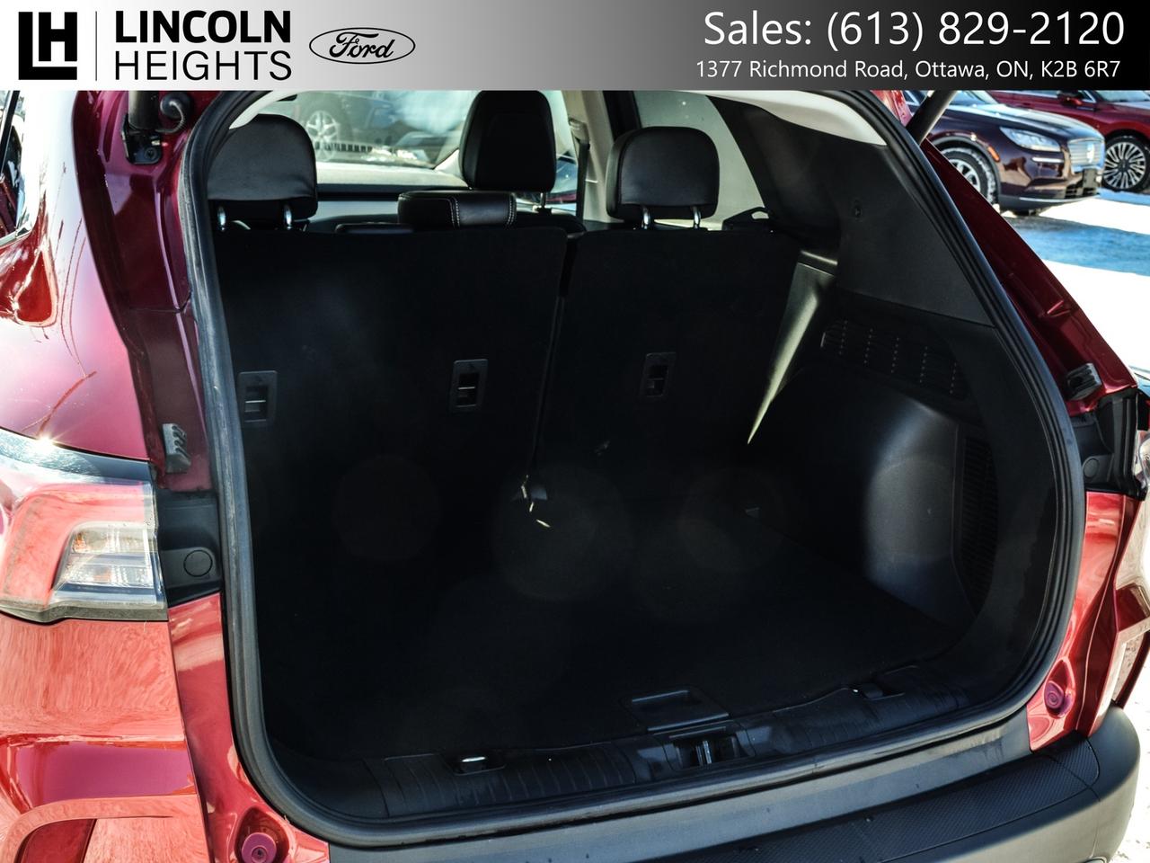 2022 Ford Escape SEL AWD Photo