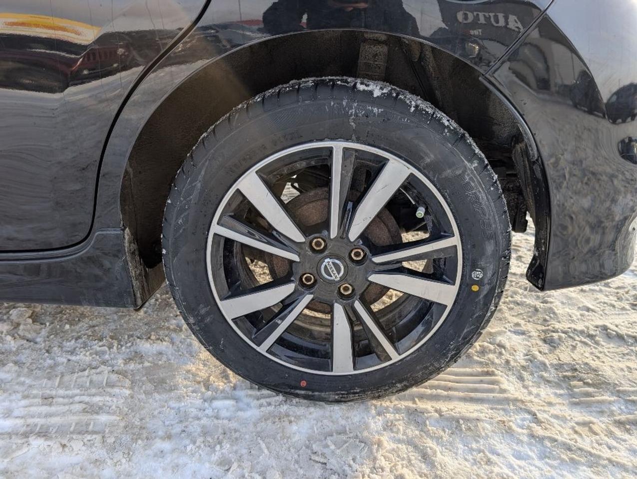 2018 Nissan Versa Note SR   NAV   CAMERA   HTD SEATS   BLUETOOTH Photo