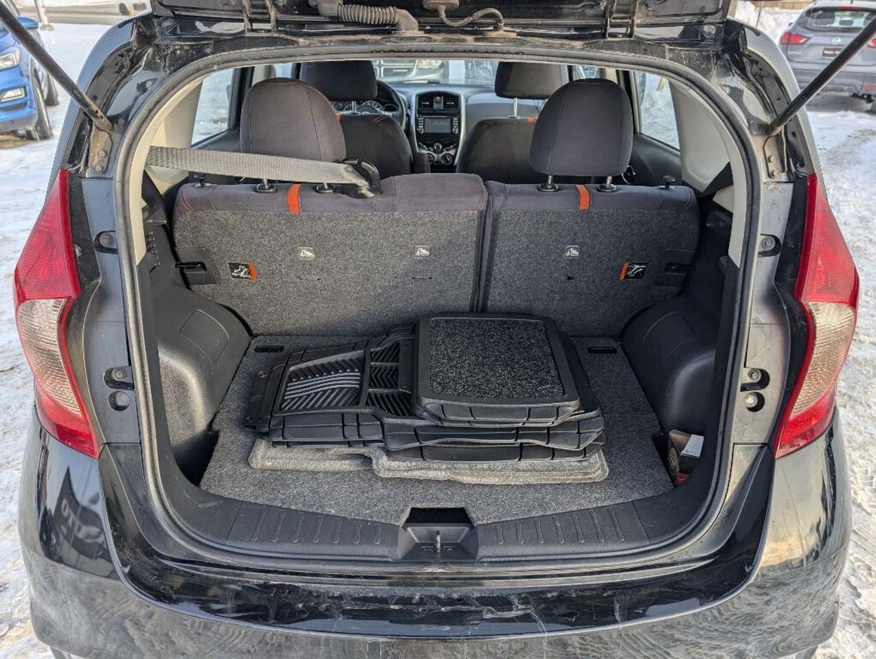 2018 Nissan Versa Note SR   NAV   CAMERA   HTD SEATS   BLUETOOTH Photo