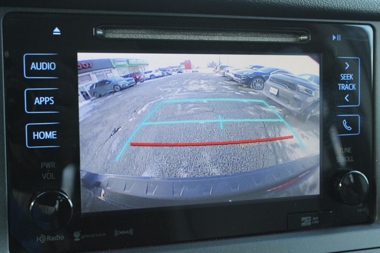 2017 Toyota Sienna SE 8-Passenger Safety Certified Photo