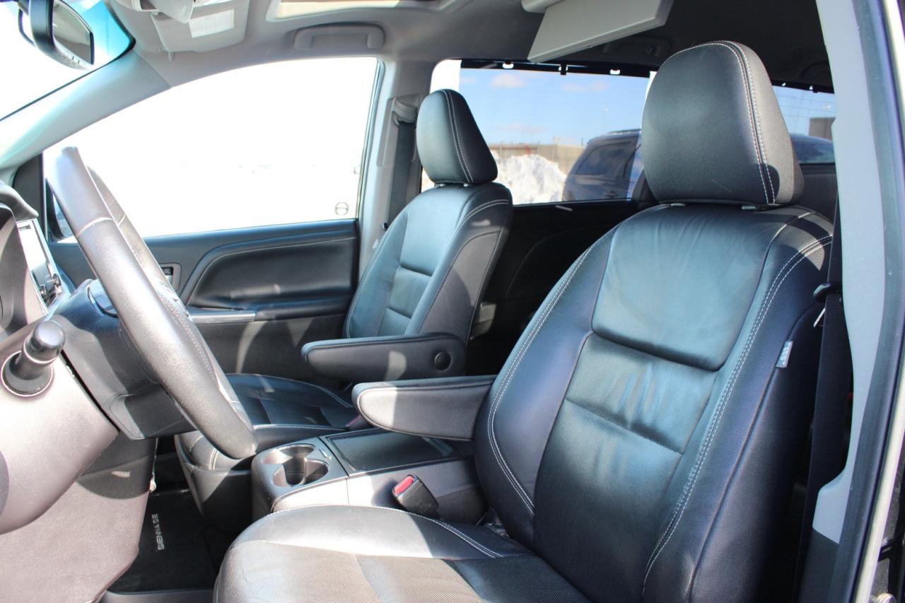 2017 Toyota Sienna SE 8-Passenger Safety Certified Photo