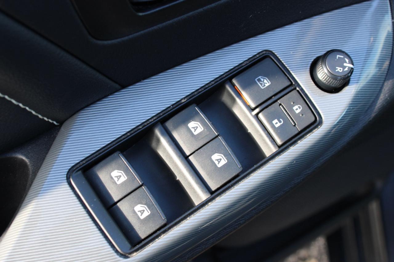 2017 Toyota Sienna SE 8-Passenger Safety Certified Photo