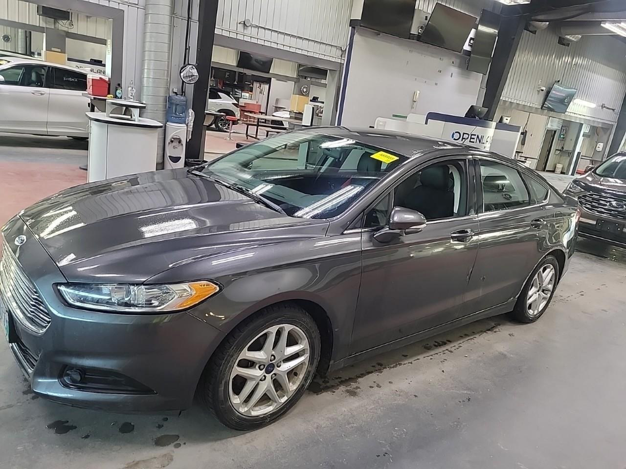 2015 Ford Fusion SE 4dr Front-wheel Drive Sedan Photo