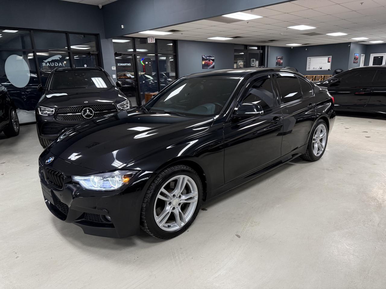 2018 BMW 3 Series 330i xDrive Sedan Photo