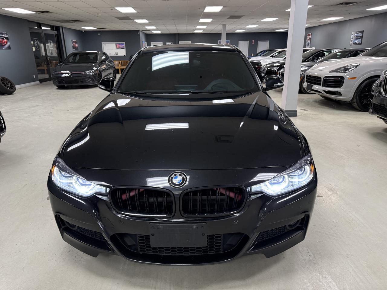 2018 BMW 3 Series 330i xDrive Sedan Photo