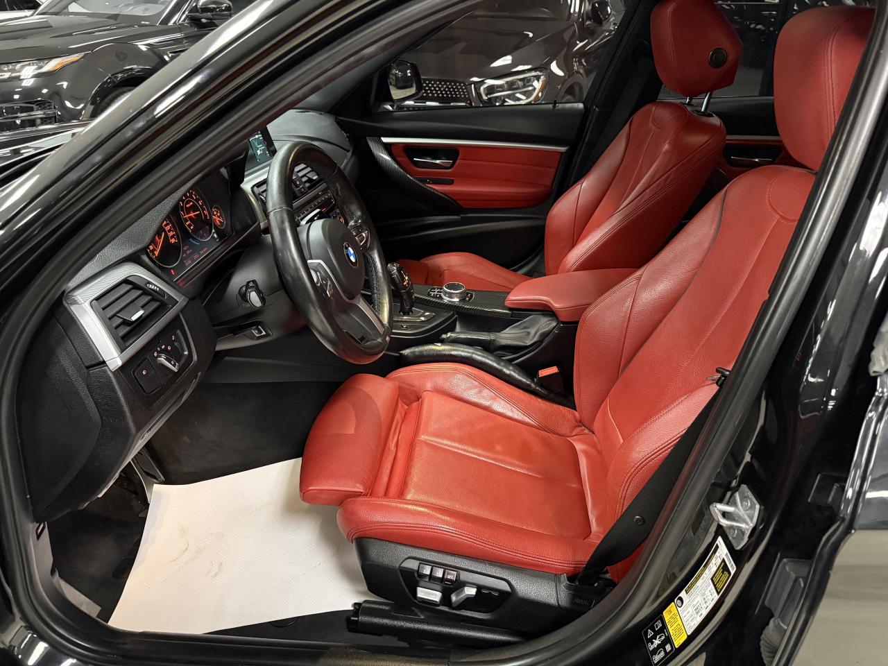 2018 BMW 3 Series 330i xDrive Sedan Photo