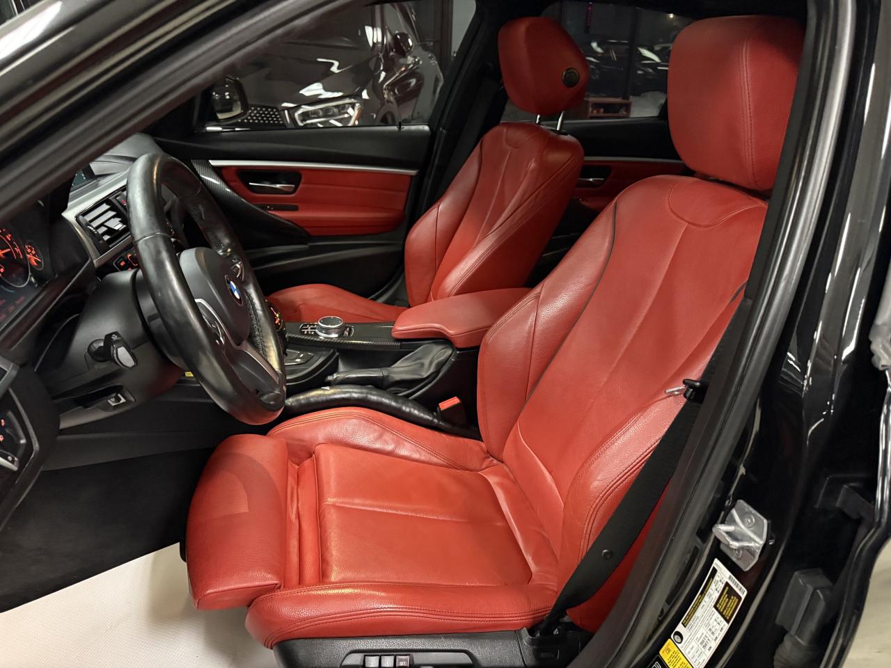 2018 BMW 3 Series 330i xDrive Sedan Photo