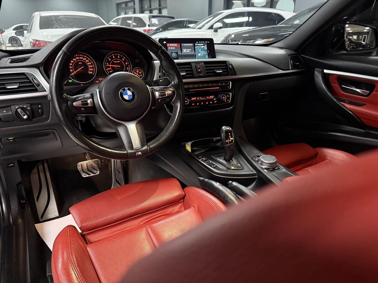 2018 BMW 3 Series 330i xDrive Sedan Photo