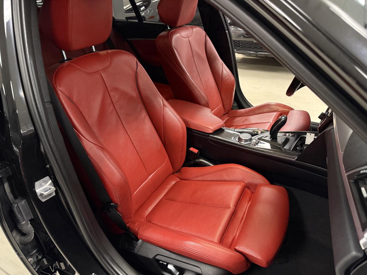 2018 BMW 3 Series 330i xDrive Sedan Photo