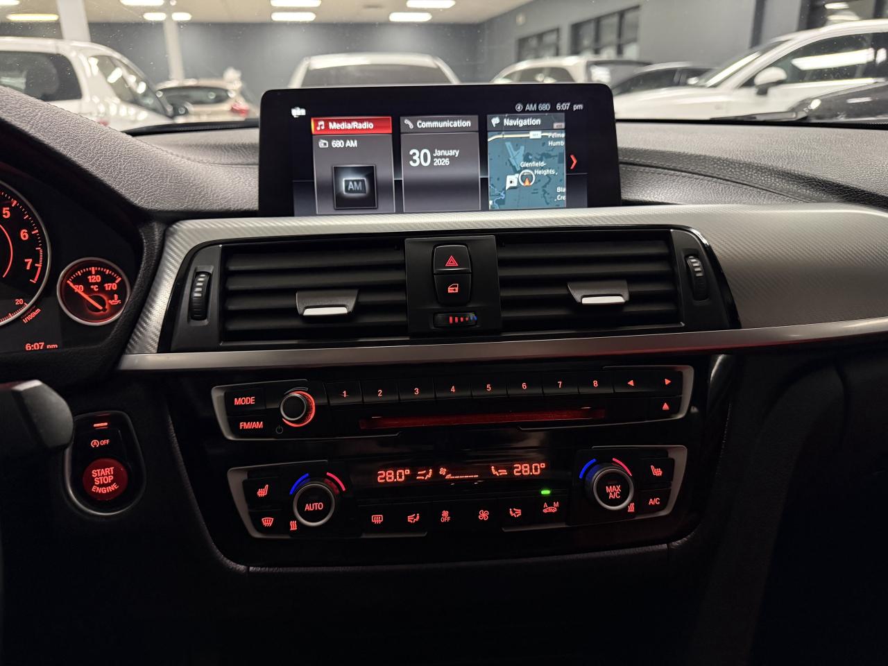 2018 BMW 3 Series 330i xDrive Sedan Photo