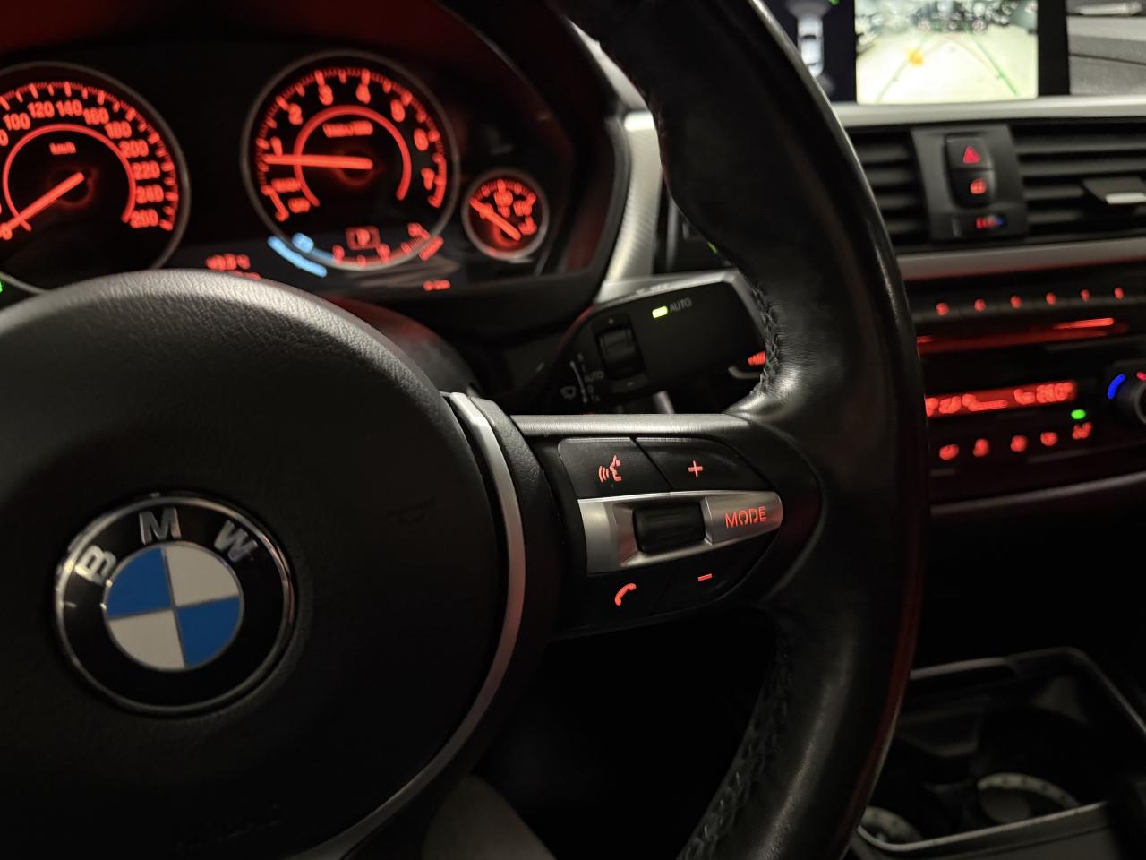 2018 BMW 3 Series 330i xDrive Sedan Photo