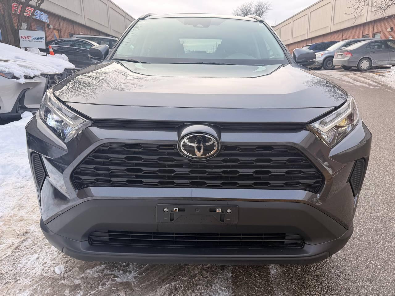 2023 Toyota RAV4 XLE AWD, ONE OWNER, SUNROOF, PUSH BUTTON START Photo