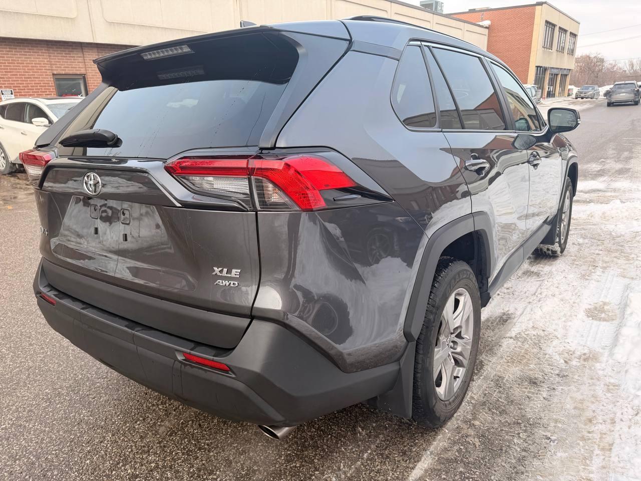 2023 Toyota RAV4 XLE AWD, ONE OWNER, SUNROOF, PUSH BUTTON START Photo3
