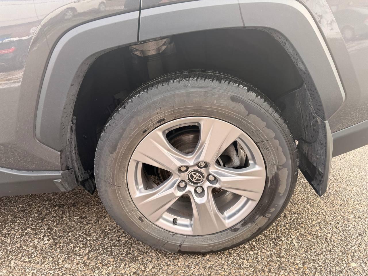 2023 Toyota RAV4 XLE AWD, ONE OWNER, SUNROOF, PUSH BUTTON START Photo