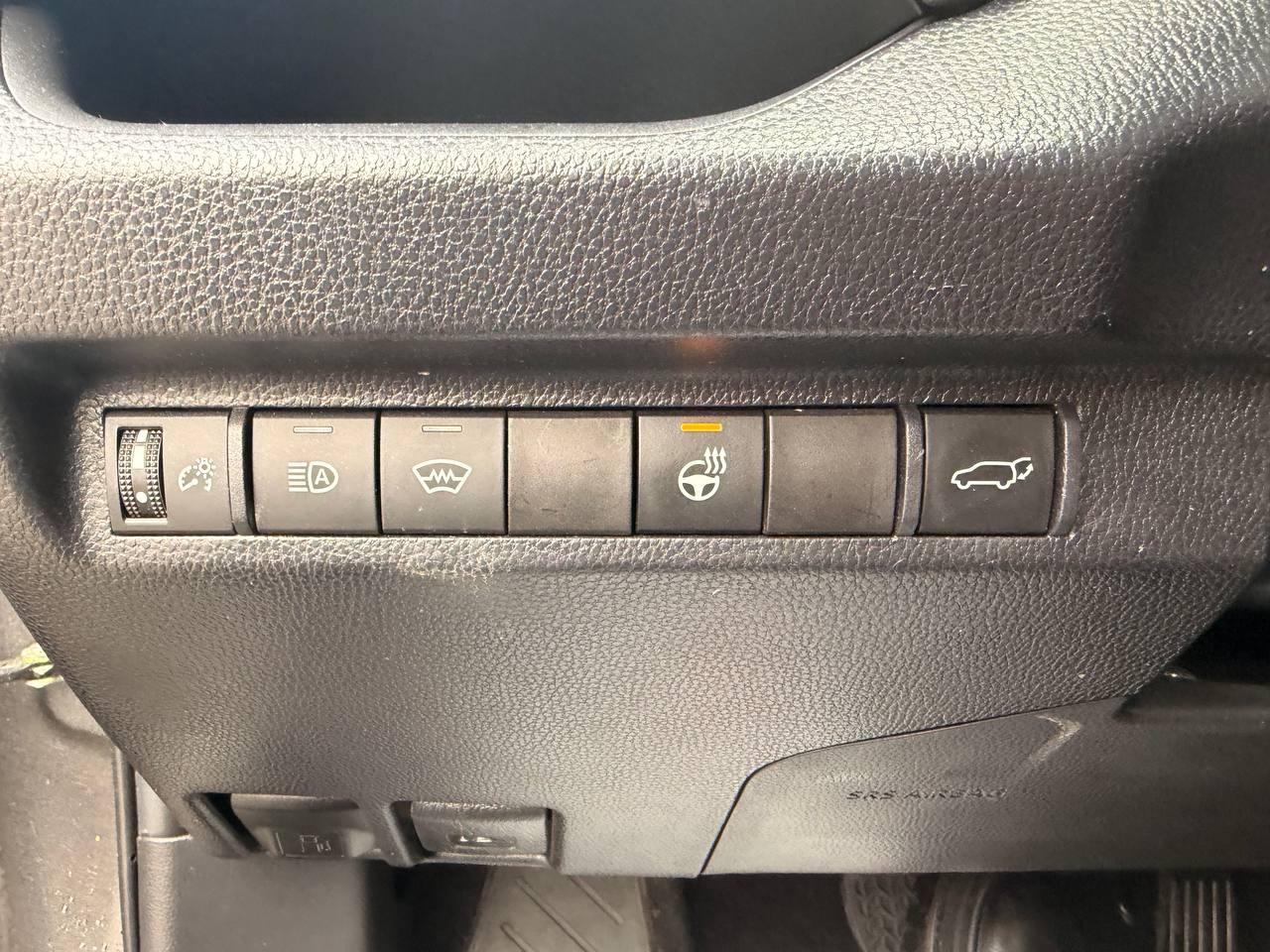 2023 Toyota RAV4 XLE AWD, ONE OWNER, SUNROOF, PUSH BUTTON START Photo