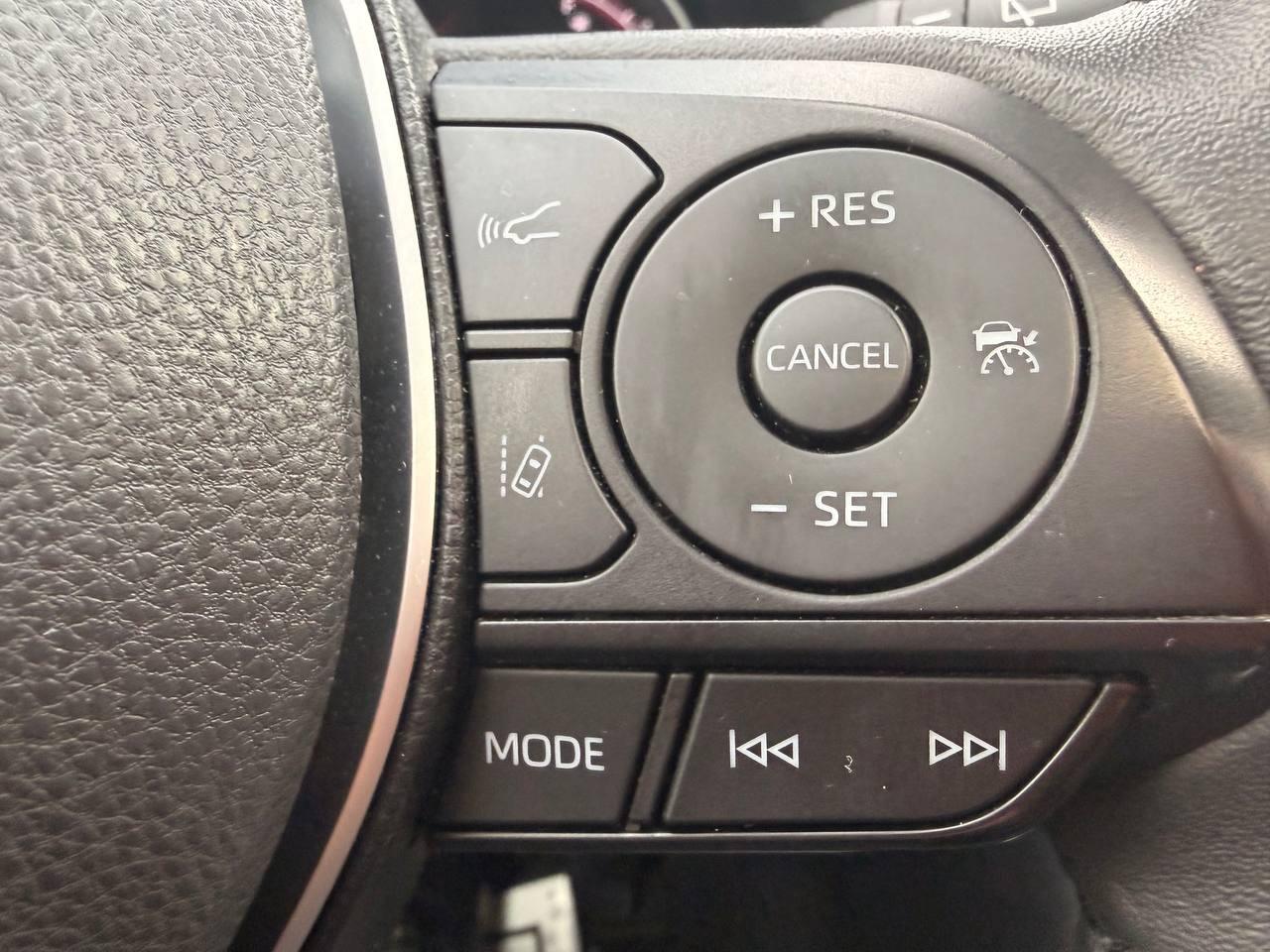 2023 Toyota RAV4 XLE AWD, ONE OWNER, SUNROOF, PUSH BUTTON START Photo