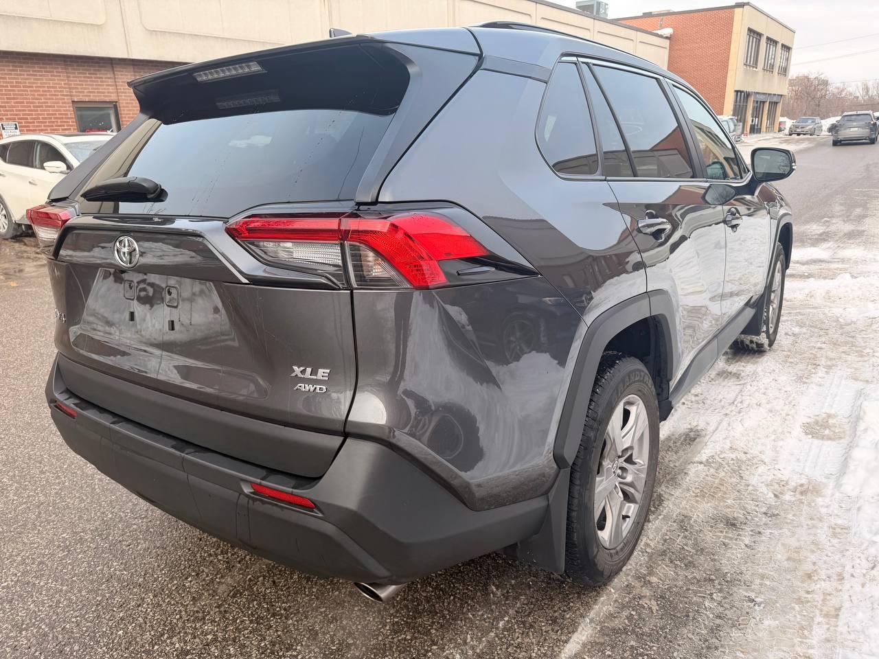 2023 Toyota RAV4 XLE AWD, ONE OWNER, SUNROOF, PUSH BUTTON START Photo3