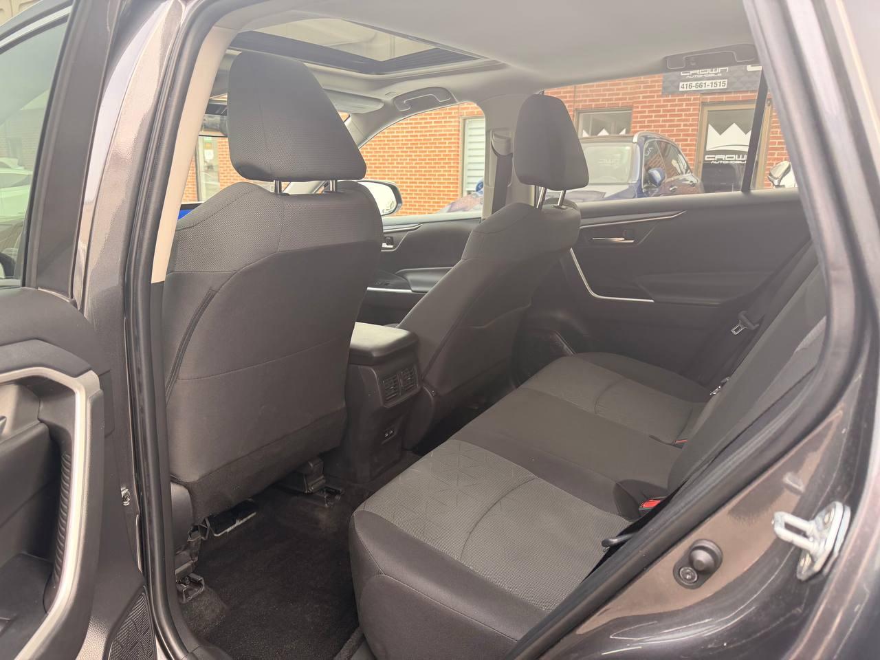 2023 Toyota RAV4 XLE AWD, ONE OWNER, SUNROOF, PUSH BUTTON START Photo