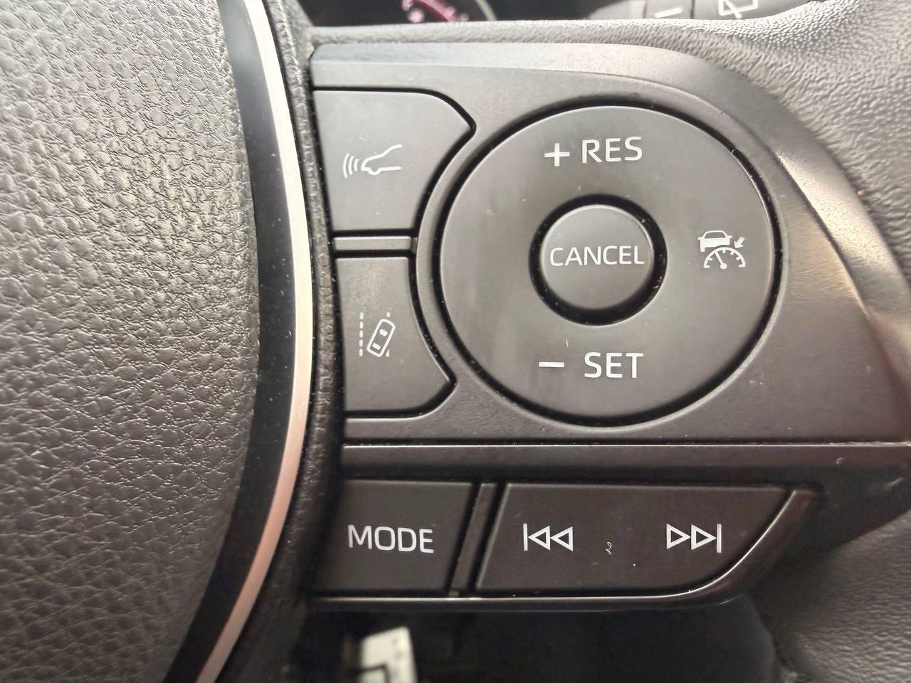 2023 Toyota RAV4 XLE AWD, ONE OWNER, SUNROOF, PUSH BUTTON START Photo