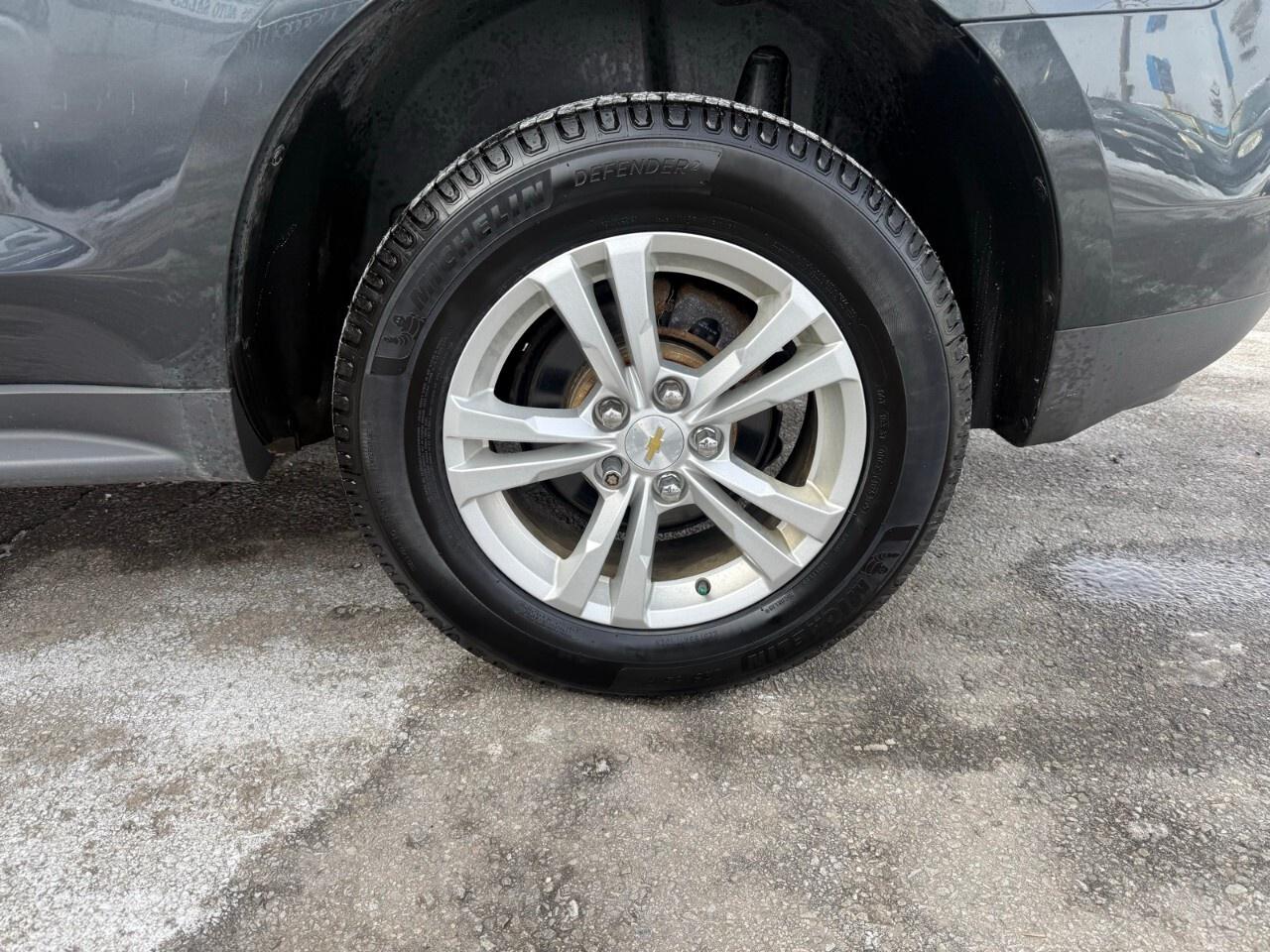 2017 Chevrolet Equinox FWD 4dr LS w/1LS 2017 Chevy equinox only 108K Photo