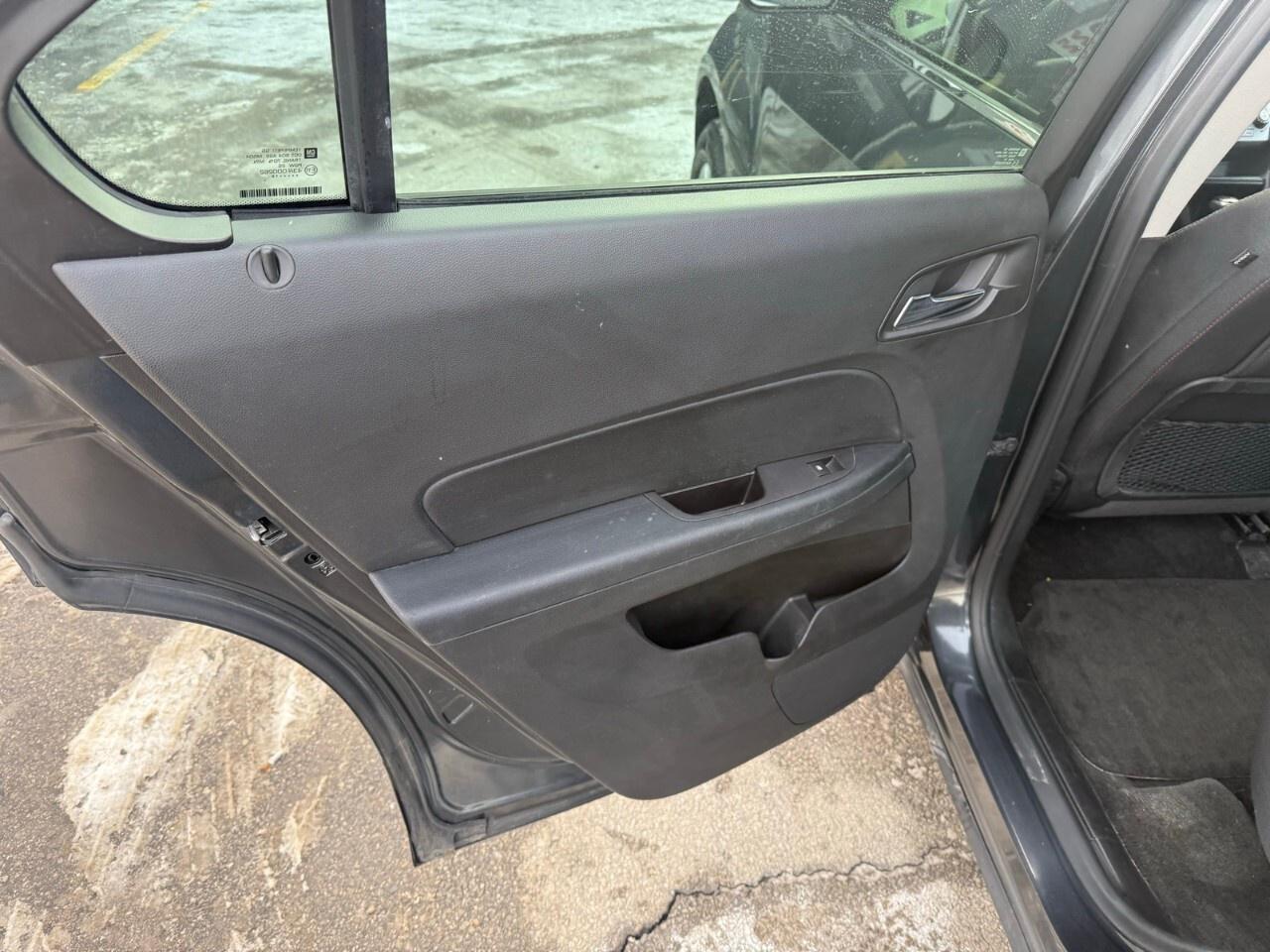 2017 Chevrolet Equinox FWD 4dr LS w/1LS 2017 Chevy equinox only 108K Photo