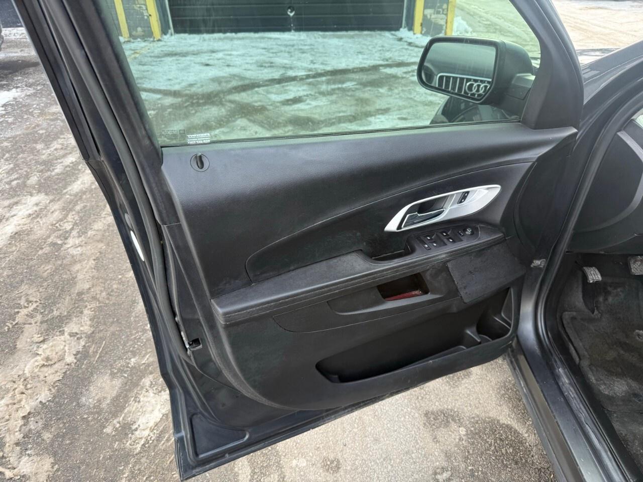 2017 Chevrolet Equinox FWD 4dr LS w/1LS 2017 Chevy equinox only 108K Photo