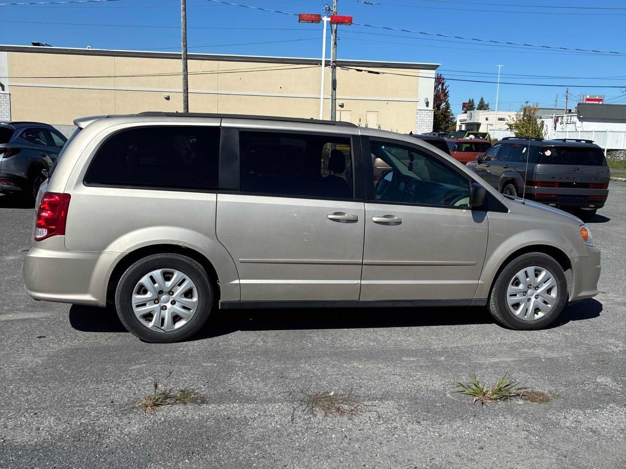 2015 Dodge Grand Caravan SE/SXT Passenger Van Photo