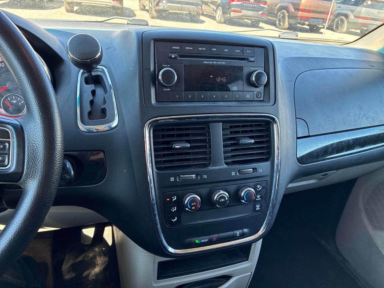 2015 Dodge Grand Caravan SE/SXT Passenger Van Photo