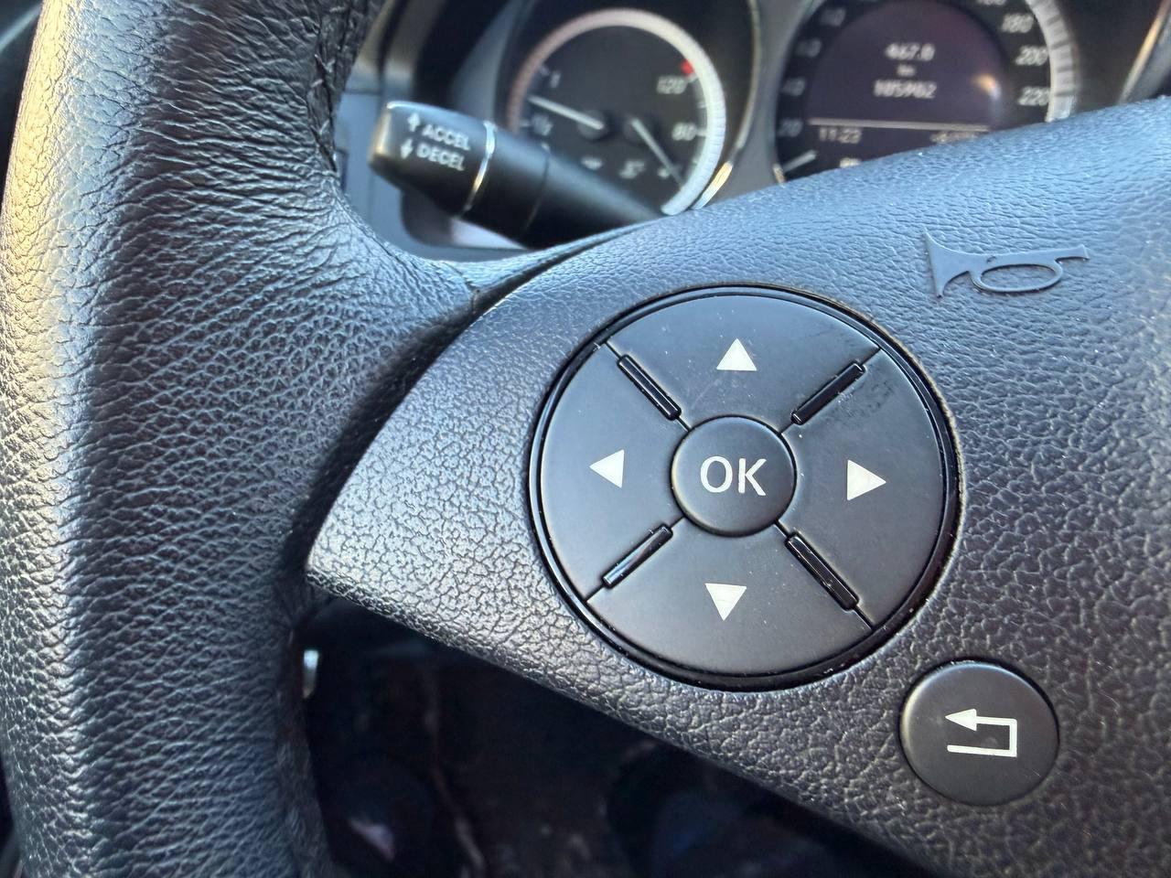 2010 Mercedes-Benz C-Class 4dr Sdn C 250 4MATIC, ONE OWNER, NO ACCIDENT Photo