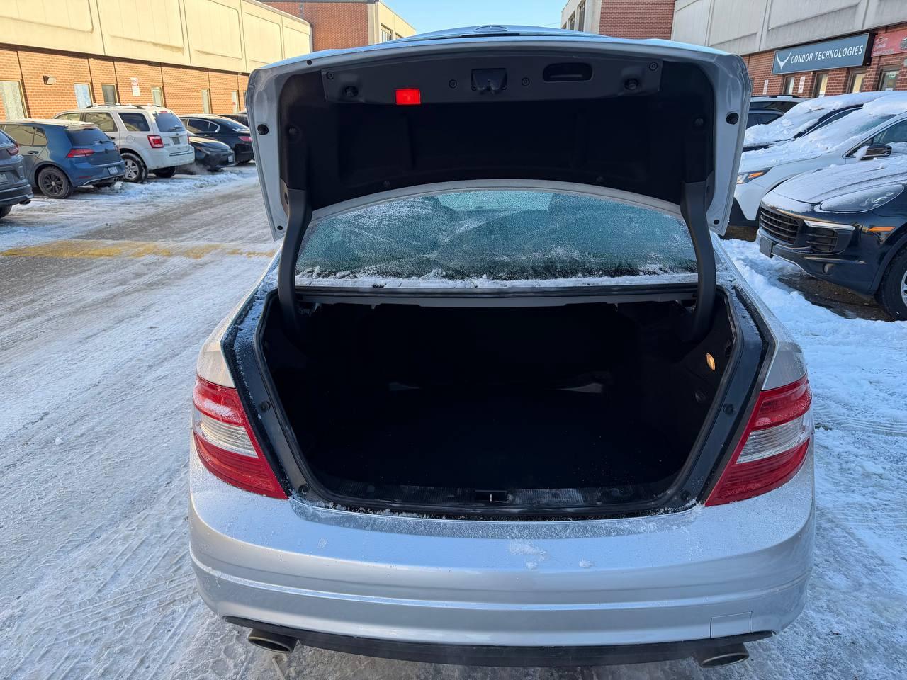 2010 Mercedes-Benz C-Class 4dr Sdn C 250 4MATIC, ONE OWNER, NO ACCIDENT Photo