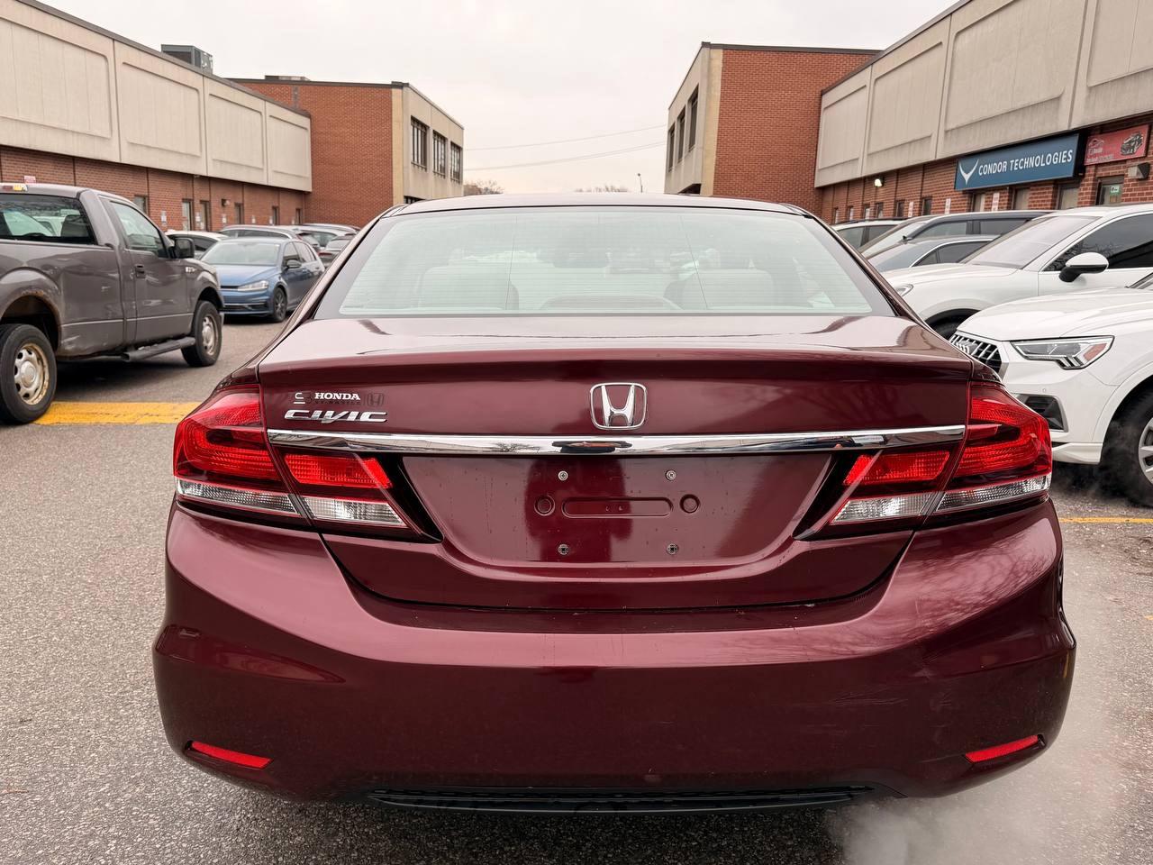 2013 Honda Civic 4dr Auto LX Photo3