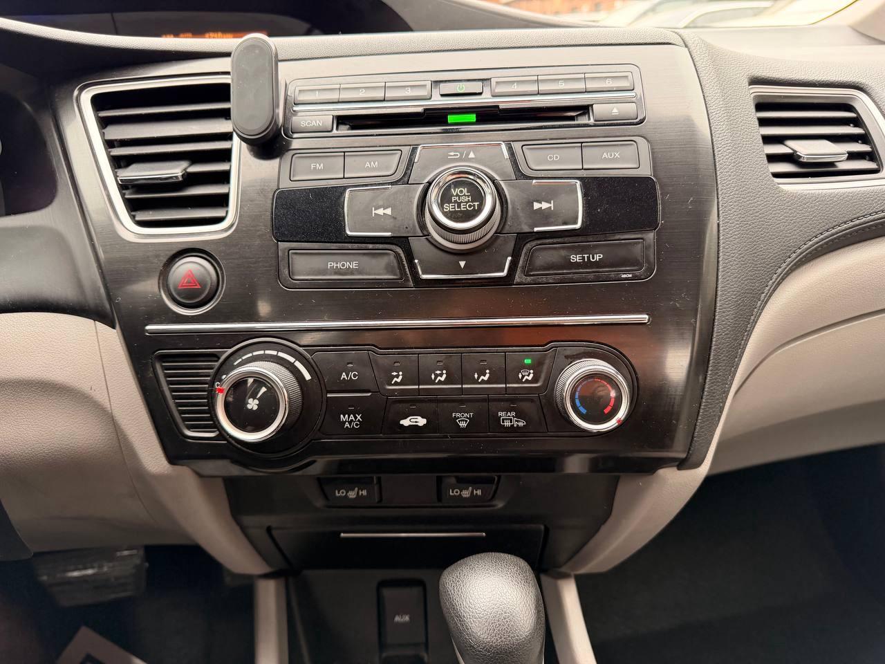 2013 Honda Civic 4dr Auto LX Photo