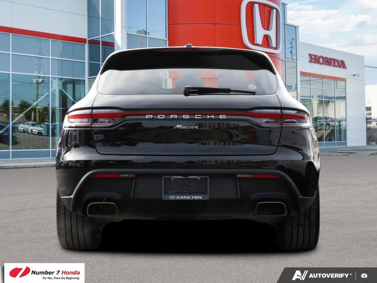 2023 Porsche Macan AWD Photo