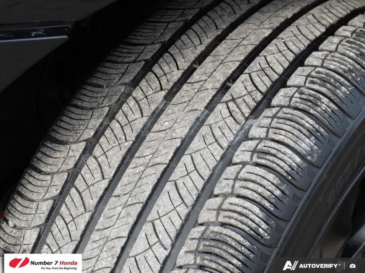 2023 Porsche Macan AWD Photo