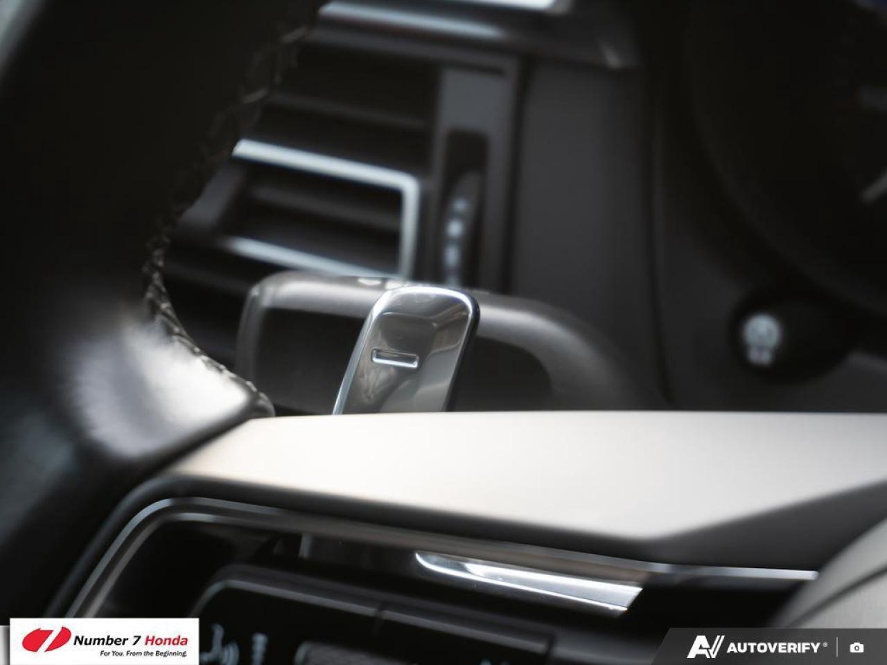 2023 Porsche Macan AWD Photo