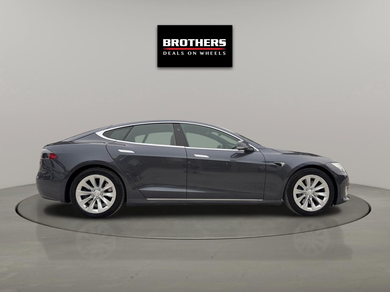2017 Tesla Model S 90D AWD Photo