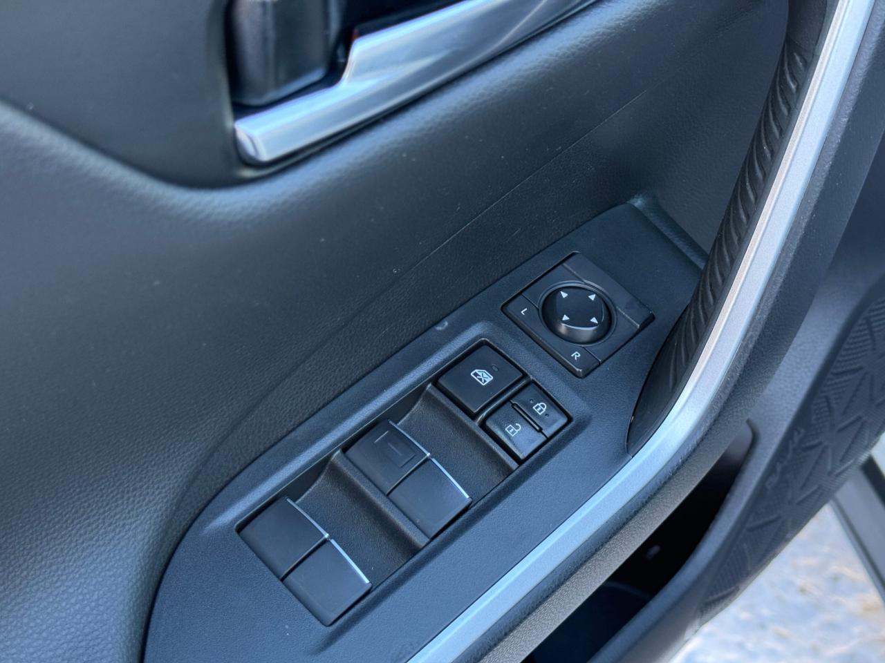 2021 Toyota RAV4 XSE   AWD   HYBRID   NO ACCIDENT   JBL SOUND  TECH Photo