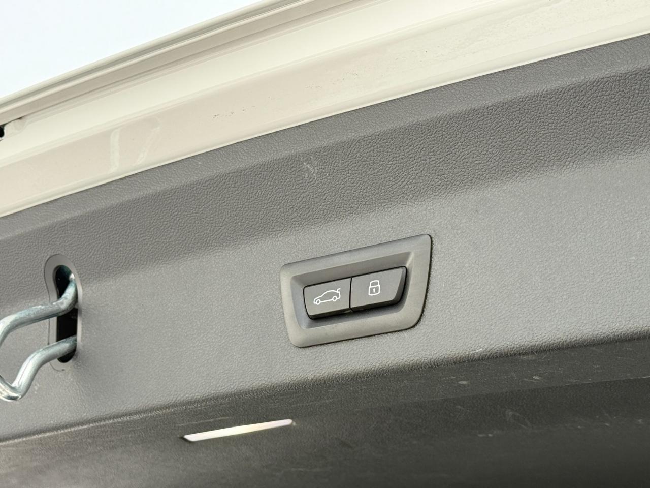 2023 BMW X3 XDRIVE 30I   ESSENTIAL   PANOMARIC SUNROOF   NO AC Photo