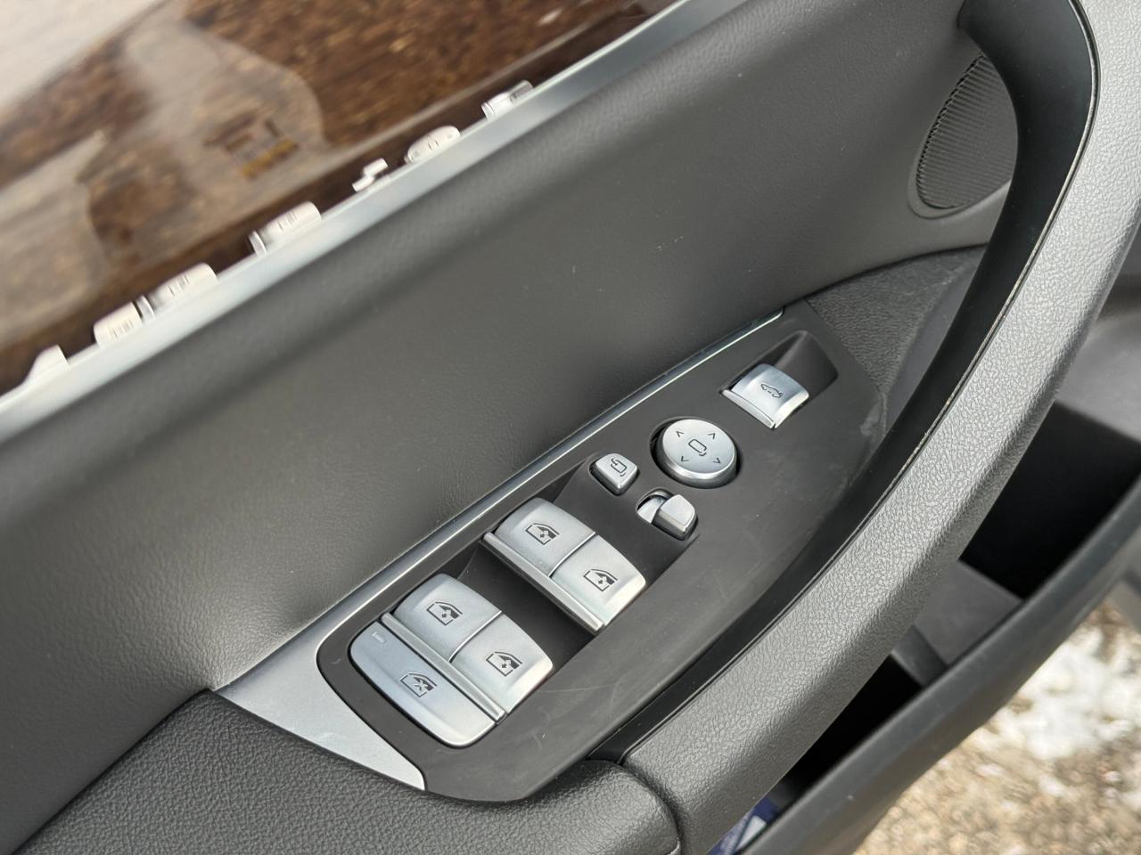 2023 BMW X3 XDRIVE 30I   ESSENTIAL   PANOMARIC SUNROOF   NO AC Photo